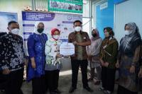 Perkuat Industri Pemindangan, KKP Serahkan Gudang Beku Portabel