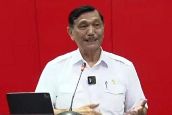 Luhut Binsar Minta Pemda Kompak Sosialisasi Kenaikan Harga BBM