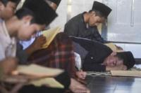 Illustrasi santri sedang belajar kitab kuning di salah satu Pondok Pesantren. (Foto istimewa)