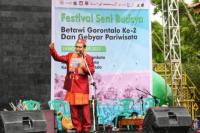 Apresiasi Festival Budaya Betawi Gorontalo, Fadel: Acara Ini Luarbiasa Ramai, Semua Rakyat Senang