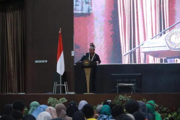 Hadapi Ancaman Krisis Global, SYL Ajak Mahasiswa UNLAM Perkuat Pertanian Indonesia