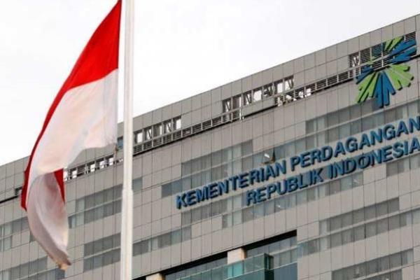 Pemerintah Bebaskan MEG dan Bahan Plastik dari Pembatasan Impor