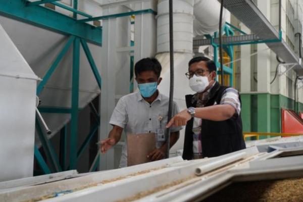 Bapanas Desak Bulog Keluarkan Stok Beras dari Gudang