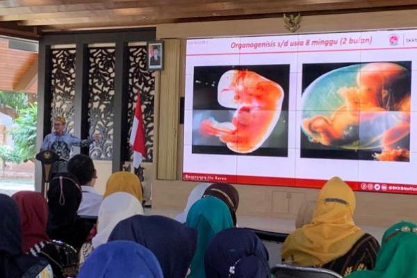 Bos BKKBN Sebut Makan Laron Bisa Cegah Stunting