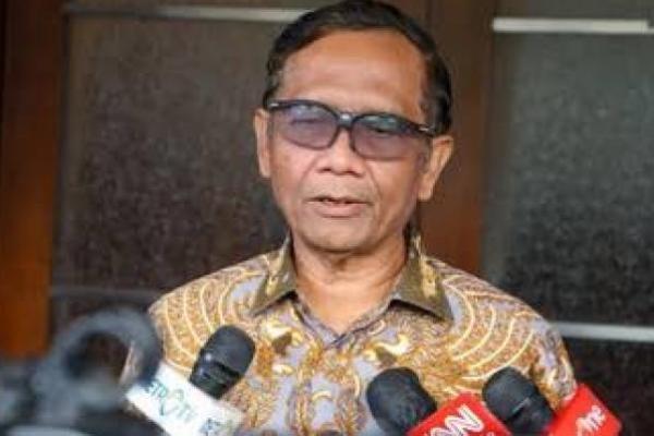 Usai Bertemu Jokowi, Mahfud Resmi Mundur dari Menkopolhukam