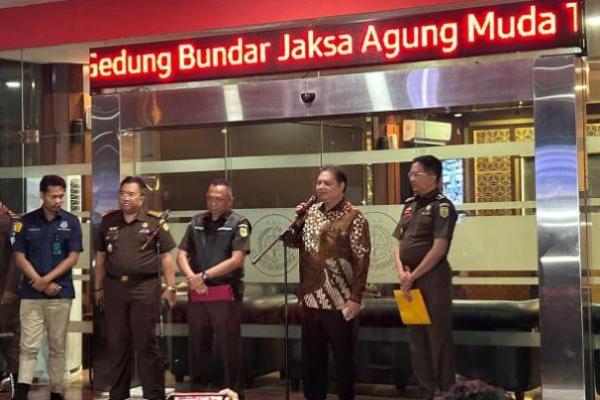 Airlangga Hartarto Dicecar 46 Pertanyaan Kejagung Selama 13 Jam