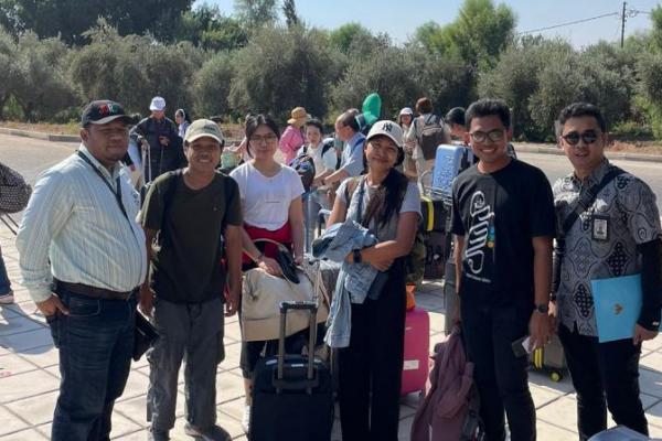 Kemlu Evakuasi 4 WNI dari Israel ke Yordania