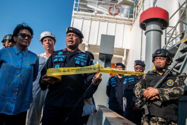 KKP Hentikan Kapal Keruk Pasir Berbendera Belanda di Jakarta