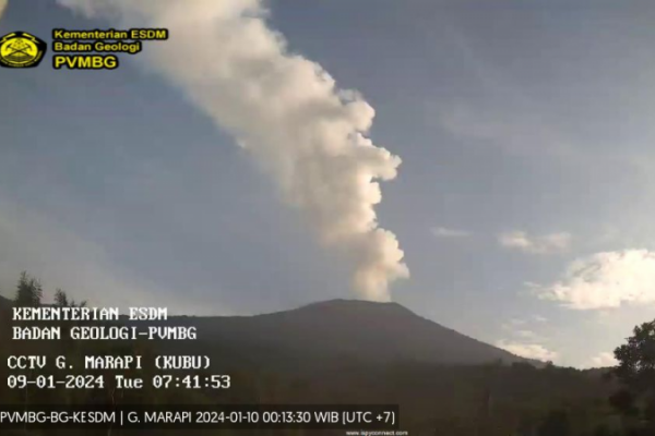 PVMBG Naikkan Status Gunung Marapi Sumbar Jadi Siaga