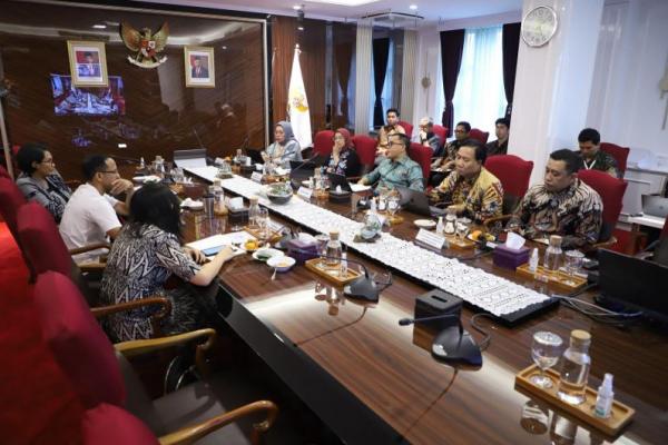 Menteri Anas dan Nadiem Bahas Nasib Guru dan Dosen