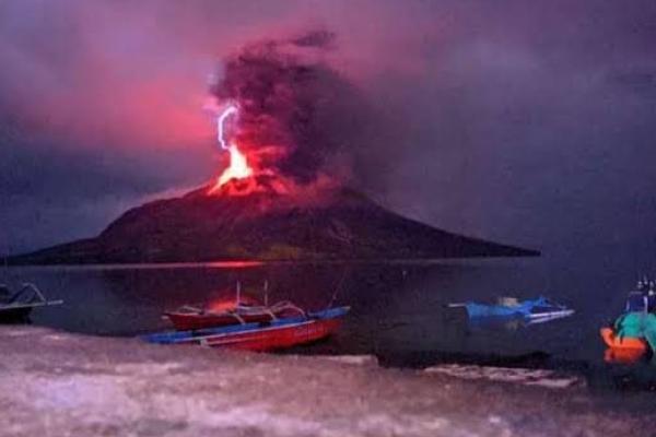 Hasil Pemantauan Visual, PVMBG Perbarui Jarak Aman Gunung Ruang