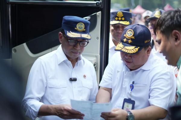 Sidak, Menhub Temukan Bus Pariwisata Bodong Beroperasi