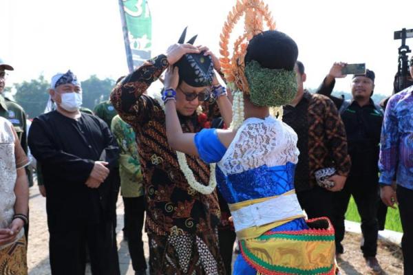 Mendes Sebut Adat dan Budaya Percepat Pembangunan Desa