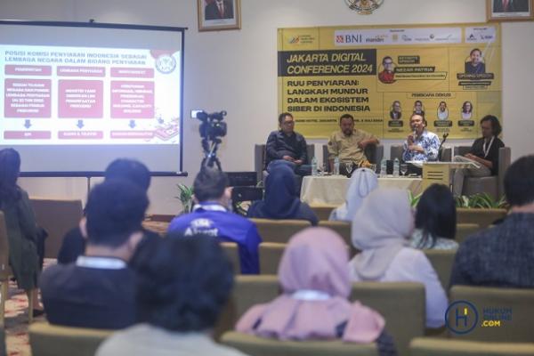 Wenseslaus Manggut: RUU Penyiaran Harus Ada Aturan Main Media dengan Platform Digital Lainnya.