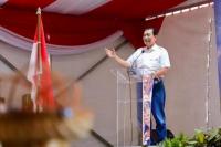 Menko Luhut Puji Inovasi Kapal Sampah TNI AD