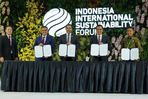 Pupuk Indonesia, PLN, dan Acwa Power Kembangkan Amonia Hijau