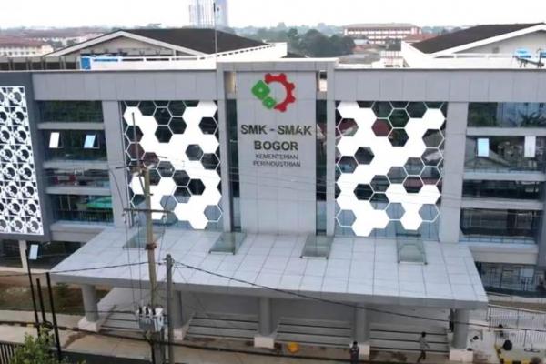 Menperin Resmikan Gedung Baru SMK-SMAK Bogor