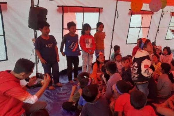Tim Pekerja Sosial Kemensos Ajarkan Anak-anak Mitigasi Gempa