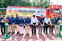 PT Pertamina (Persero) resmi menambah operasional BBM Satu Harga sebanyak 40 titik. eresmian BBM Satu Harga Klaster Maluku-Papua dilakukan Wakil Menteri ESDM Yuliot bersama Direktur Utama PT Pertamina Patra Niaga Riva Siahaan dan Kepala BPH Migas Erika Retnowati di Fuel Terminal Ternate, Provinsi Maluku Utara (Foto: Kementerian BUMN)