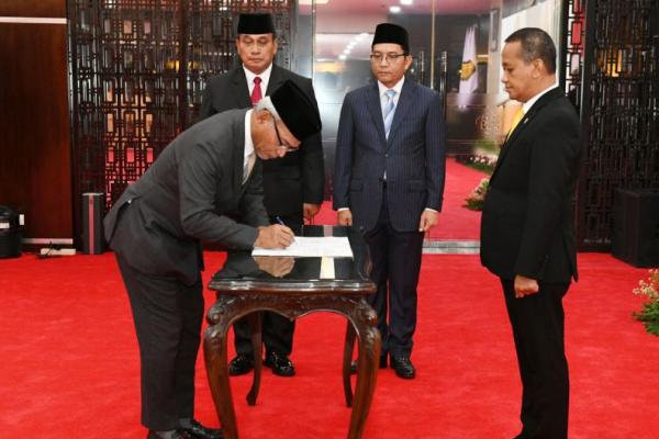 Lantik Kepala SKK Migas, Menteri Bahlil Minta Tingkatkan Lifting Minyak