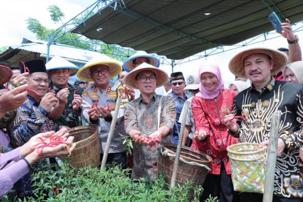 Mendes Ajak Swasta Investasi untuk Kesejahteraan Warga Desa