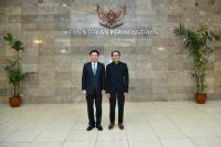 Tiongkok Minat Investasi Jumbo ke RI, Wamenperin Ingatkan Ini