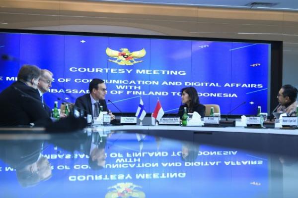 Komdigi Sebut Finlandia Kepincut Kembangkan Pusat Data Indonesia