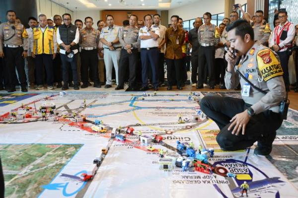 Pastikan Keamanan Libur Nataru, Wamenhub Tinjau Sejumlah Pelabuhan