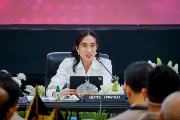 Menpar Sebut Periode Puncak Nataru 21 Desember Sampai 5 Januari