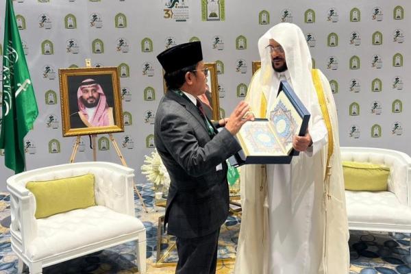 Sekjen Kemenag Wakili Indonesia Bicara Kemanusiaan-Lingkungan di Thailand