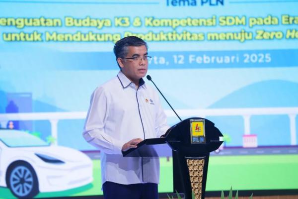Bulan K3 2025, Menaker: Kecelakaan Kerja Hambat Produktivitas-Pertumbuhan Ekonomi