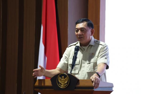 Menhan Sjafrie: Prajurit TNI Senantiasa Hadir Atasi Kesulitan Rakyat