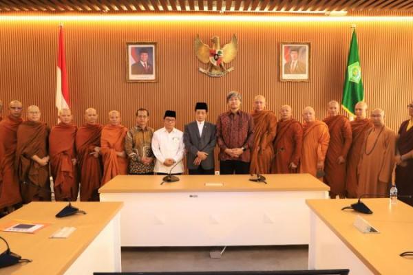 Menag Tekankan Pentingnya Kesakralan Waisak 2025