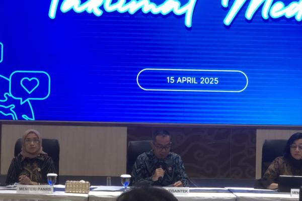 Mendikti Saintek Targetkan Tukin Dosen ASN Cair Juli 2025