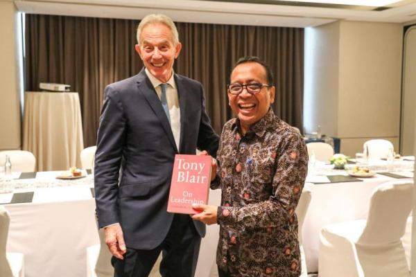 Menko PMK -Toni Blair Bahas AI untuk Pembangunan Manusia