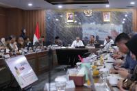 Rapat koordinasi terbatas (Rakortas) terkait percepatan pembentukan Kopdes Merah Putih di kantor Kementerian Koordinator Bidang Pangan (Kemenko Pangan), Jakarta Pusat (Foto: Humas Kemendes PDT)
