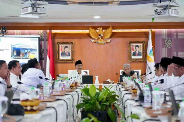 Mensos Ajak Kepala Daerah Sinergi Kawal DTSEN-Sekolah Rakyat