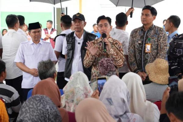 Wapres dan Wamensos Sapa Warga Kampung Nelayan di Indramayu