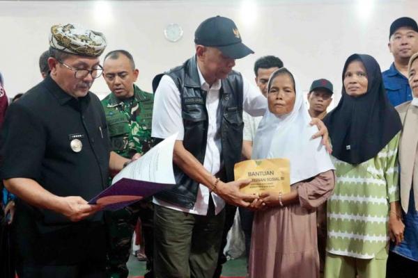 Wamensos Salurkan Bantuan untuk Korban Bencana Longsor Gunung Kuda