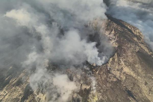 Gunung Lewotobi Erupsi, Tinggi Abu Vulkanik Capai 10.000 Meter