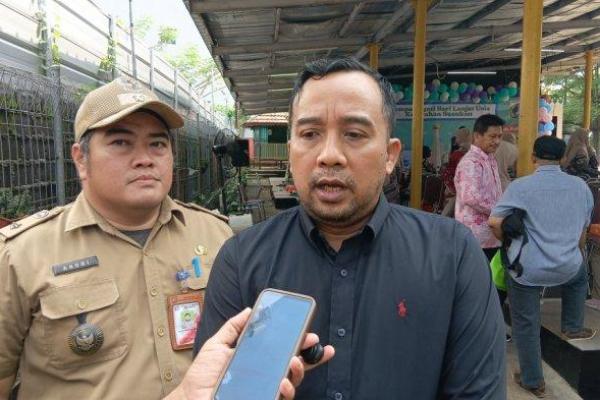 Ahmad Moetaba Dorong Lansia Dapat Kartu JakLingko