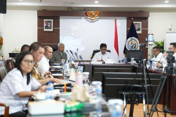 Wamentrans Dorong Budidaya Kelapa Genjah di Kawasan Transmigrasi
