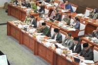 Menteri Sosial (Mensos) Saifullah Yusuf atau Gus Ipul menghadiri Rapat Kerja bersama Komisi VIII DPR RI (Foto: Kemensos)