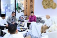 Menteri Agama (Menag) Nasaruddin Umar menerima kunjungan Ketua ICMI sekaligus Rektor IPB, Prof. Arif Satria, bersama jajaran ICMI di Kantor Kementerian Agama, Jumat (Foto: Kemenag)