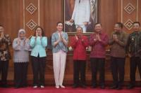Kementerian Pariwisata (Kemenpar) memperkuat sinergi dan kolaborasi dengan Pemerintah Provinsi (Pemprov) Bali dalam upaya pengembangan pariwisata berkualitas dan berkelanjutan (Foto: ANTARA)