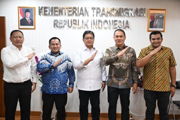 Wamentrans Terima Audiensi Bupati Tubaba, Jalan Rusak Jadi Sorotan