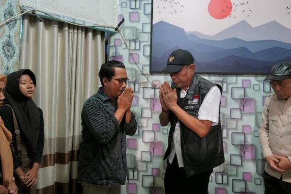 Wamensos Serahkan Santunan ke Keluarga Korban Demo di Yogyakarta