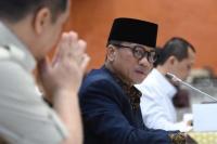Mendes PDT Yandri Susanto saat menghadiri rapat kerja bersama Komisi V DPR RI yang membahas keberadaan Desa dan Kawasan Transmigrasi, di ruang rapat Komisi V DPR RI, Senayan, Jakarta, pada Selasa(Foto: Humas Kemendes PDT)