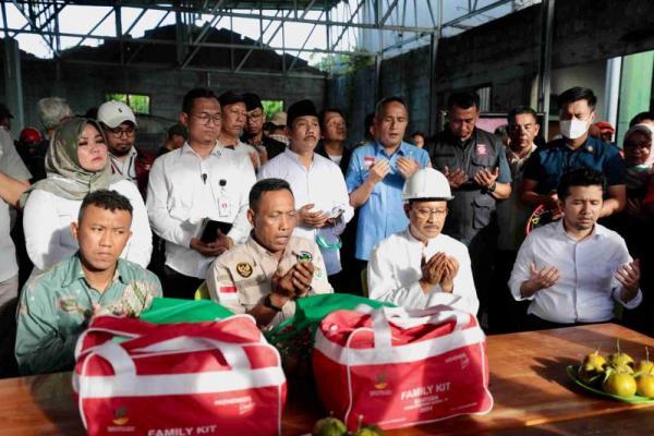 Mensos Doa Bersama Keluarga Korban Runtuhnya Bangunan Ponpes di Sidoarjo
