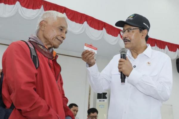 Mensos Cek Penyaluran Bansos Bogor, 400 Ribu KPM Dikoreksi